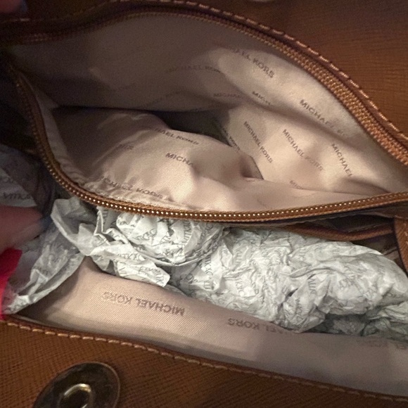 Michael Kors Tan Leather Shoulder Bag - Picture 5 of 11